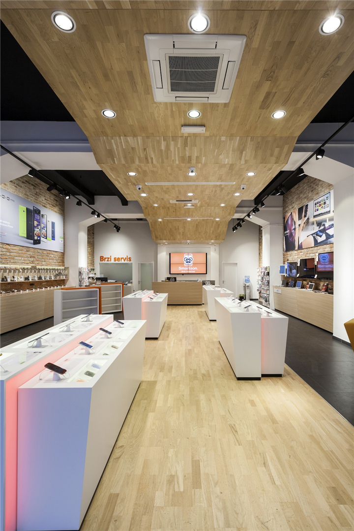 #020 Smartson Smartphone Store Concept Design in Brigada Croation